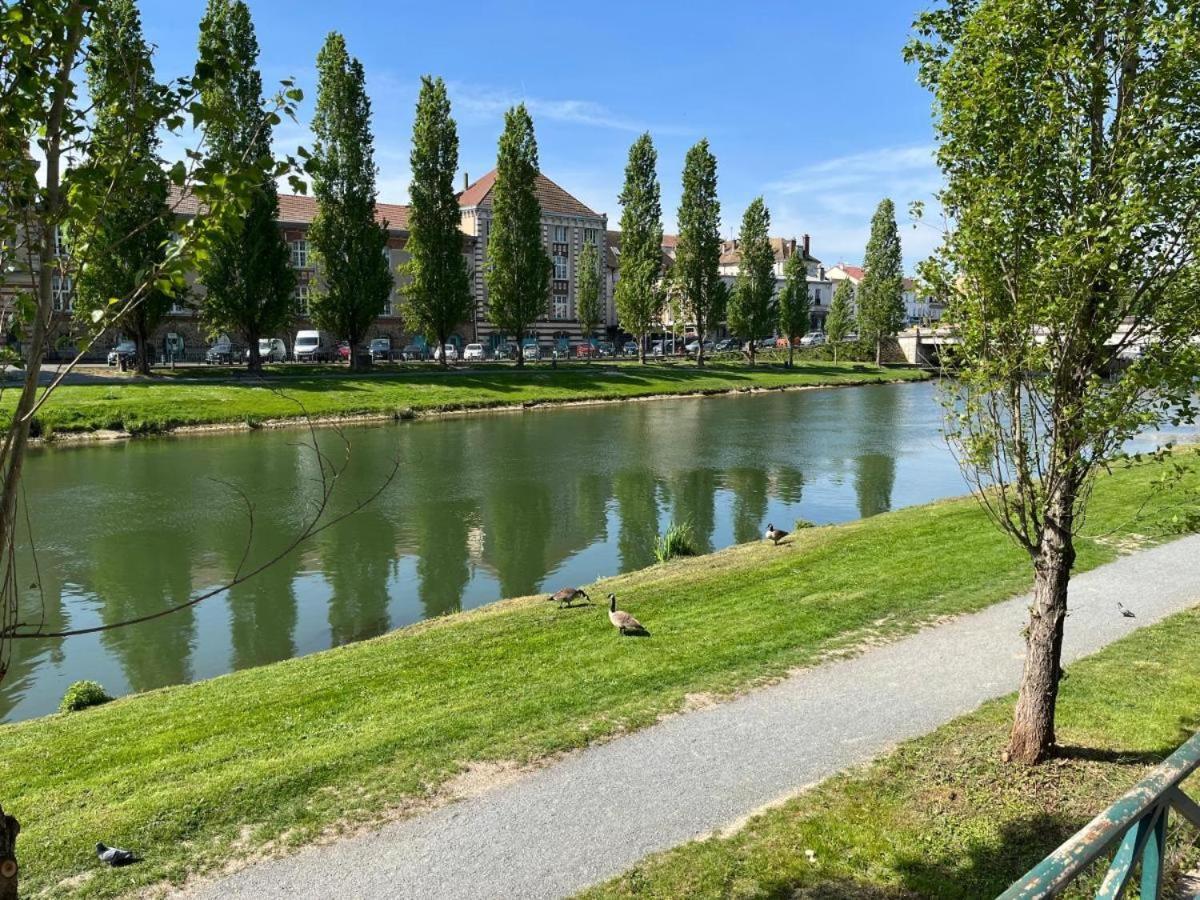 Apartment Calme Au Bord De Seine A Melun Avec Jardin Terrasses Et Vue Sur La Seine