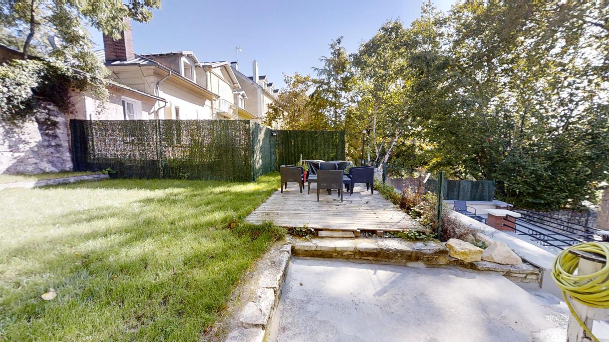 Apartment Calme Au Bord De Seine A Melun Avec Jardin Terrasses Et Vue Sur La Seine